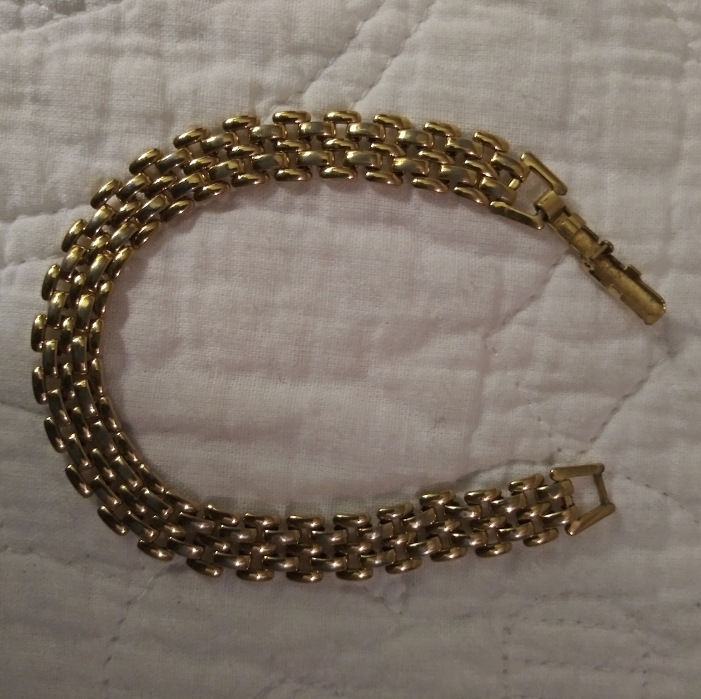 Goldtone Braclet - Picture 2 of 6